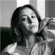 Docente di Italiano impartisce lezione di Lingua Letteratura Italiana, Latina, Greca, Storia dell'Arte